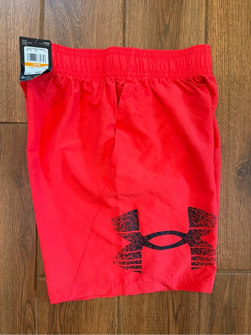 NWT / Under Armour Men’s Bright Red Athletic Shorts 8” pockets / men’s small